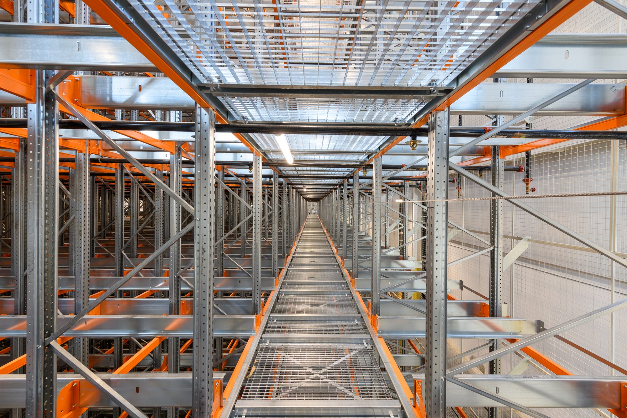 Automated 4D pallet shuttle racking system aisle, Dallas&ndash;Fort Worth